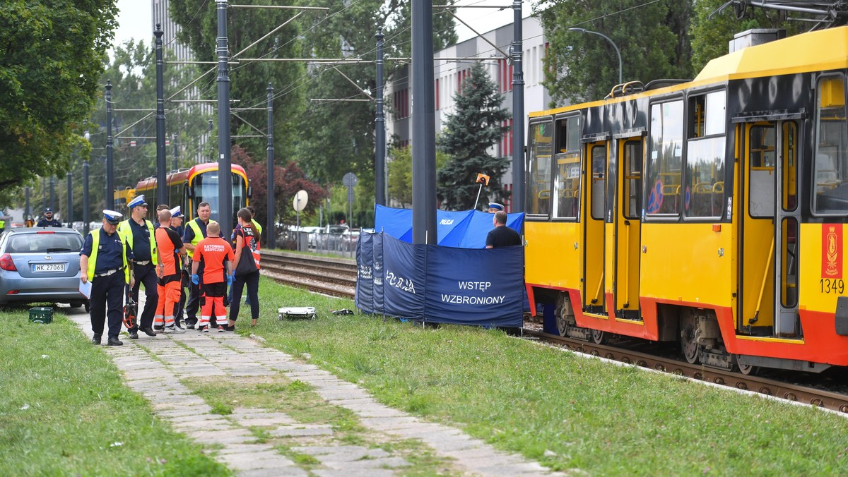 Nowe fakty w sprawie tragicznej śmierci 4-latka w drzwiach tramwaju. Co motorniczy ukrywał? Nikt nie chce o tym mówić