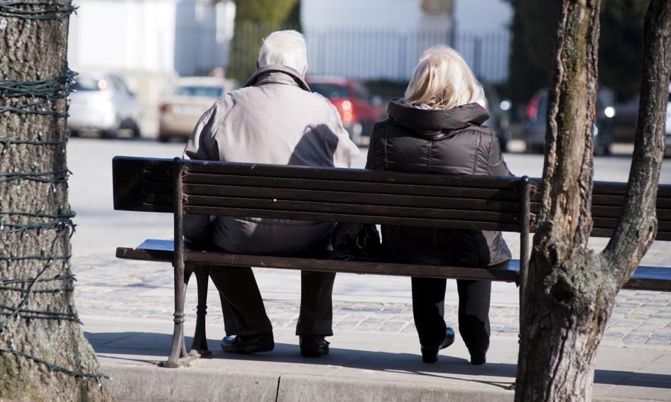 Sygnały alarmowe: Zagrożenie demograficzne w Polsce i jego wpływ na rynek pracy. Eksperci ostrzegają przed trudnościami.