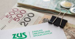 Zakład Ubezpieczeń Społecznych wypłaca każdego miesiąca 620 zł, niezależnie od wieku beneficjenta