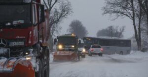 Śniegowe zamiecie nawiedzą regiony kraju. Oznaczono dotknięte obszary