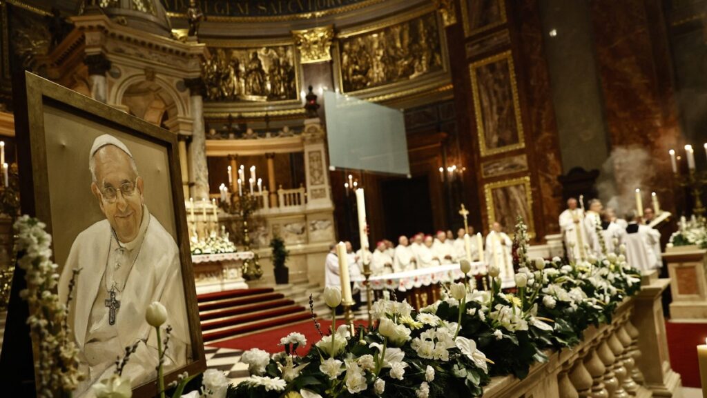 Watykan wydaje oświadczenie dotyczące miejsca pochówku papieża Franciszka.