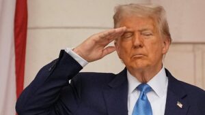 Trumpowa parada może budzić śmiech, ale stoi za nią przemyślany plan
