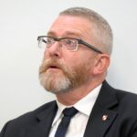 Publicysta ujawnia kontrowersyjne poglądy Grzegorza Brauna – w tle temat Żydów i CPK