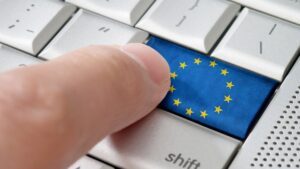 Odebrać, wymusić, stworzyć: Tak Bruksela może uwolnić europejską technologię spod dominacji Krzemowej Doliny