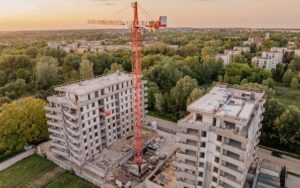 Spadek sprzedaży, stabilizacja cen mieszkań