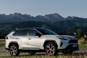 Wyruszyłem w góry nową RAV4. Dla mnie ta Toyota w tej odsłonie to prawdziwa rewolucja