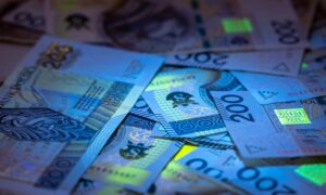 Polskie kredyty hipoteczne wciąż należą do najdroższych w Europie. Członek RPP: Narzucanie limitów na marże banków to nieskuteczne rozwiązanie