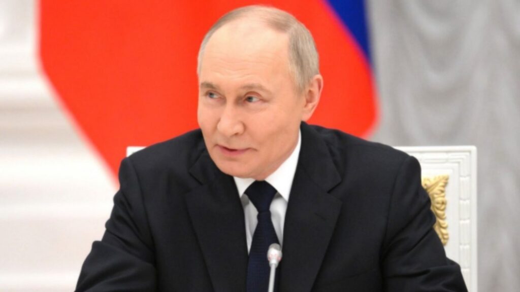 Oryginalny tytuł: Zachodnie komponenty w dronach Putina. Sankcje się nie sprawdzają? Przykłady przeredagowanych, unikalnych tytułów o tym samym sensie: 1. Zachodnia technologia w rosyjskich dronach. Czy sankcje zawodzą? 2. Czy sankcje są nieskuteczne? Zachodnie elementy w dronach Rosji 3. Komponenty z Zachodu w dronach Kremla — dlaczego sankcje nie działają? 4. Rosyjskie drony z zachodnimi częściami. Fiasko sankcji? 5. Mimo sankcji: zachodnie podzespoły w dronach używanych przez Rosję 6. Zachodnie technologie napędzają drony Putina. Co ze skutecznością sankcji? 7. Drony Putina korzystają z zachodnich części. Sankcje nie przynoszą efektu? 8. Części z Zachodu w rosyjskich dronach. Skuteczność sankcji pod znakiem zapytania Wszystkie te propozycje zachowują sens oryginału, ale są unikalne pod względem sformułowania.