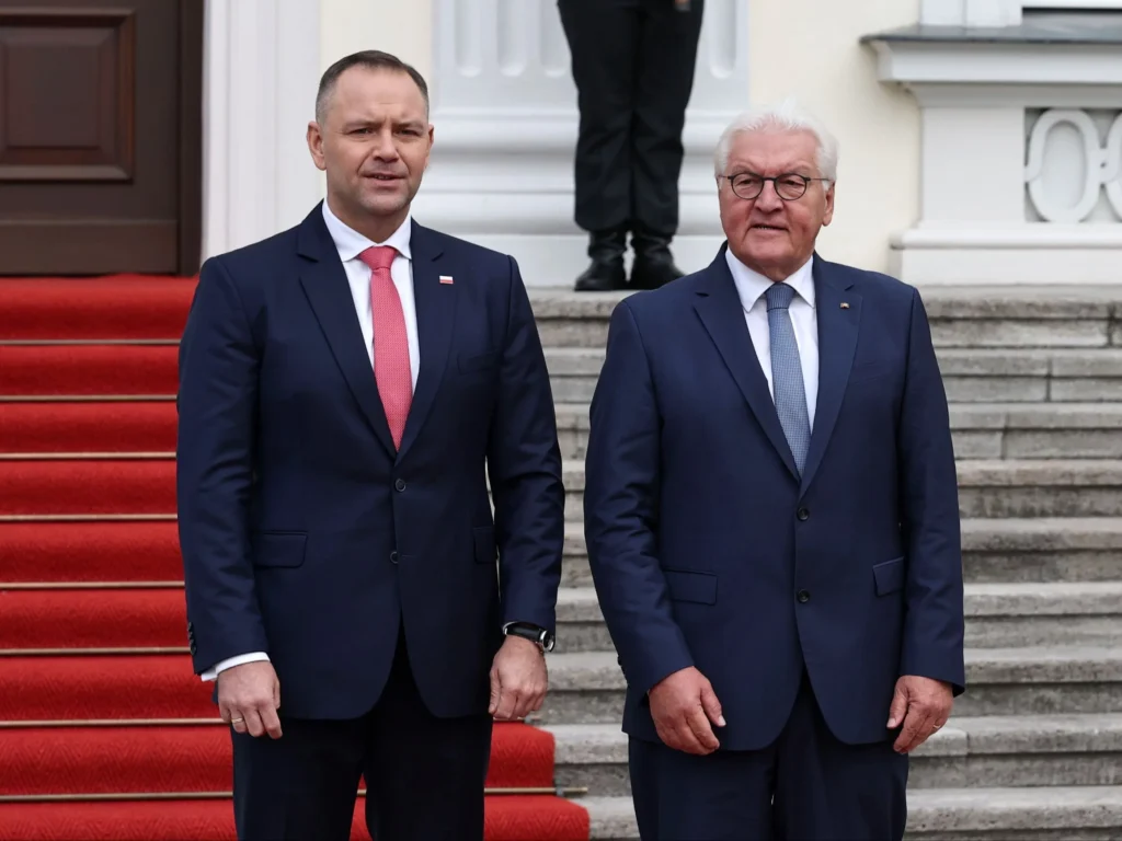 Niemiecki magazyn ujawnia nowe fakty: Nawrocki miał zabiegać w Berlinie o reparacje