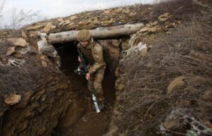 1324. dzień konfliktu. Na czym polega wojna hybrydowa? Wkraczamy w trzecią fazę