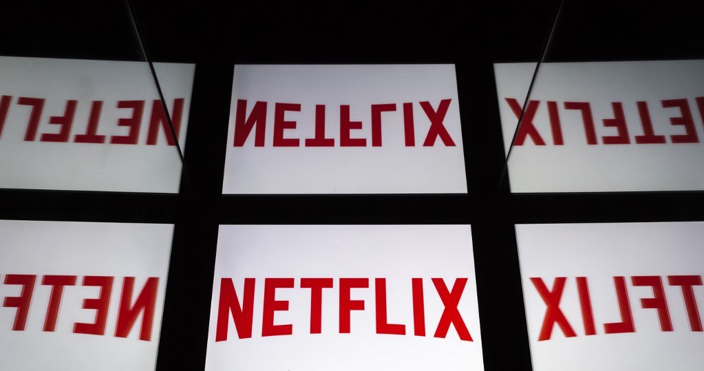 Oczyszcz swoje konto na Netflix i zresetuj ustawienia. Skuteczny sposób na eliminację intruzów