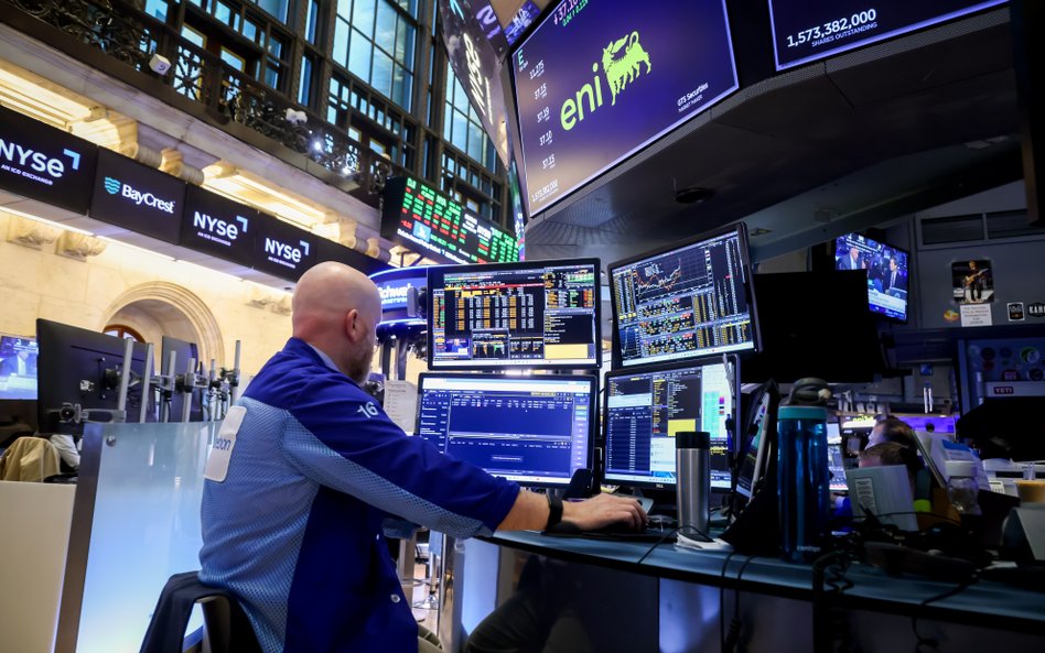 Oto kilka propozycji unikalnych tytułów o zachowanym sensie oryginału: 1. Przyszła dekada: amerykańskie akcje mogą ustąpić miejsca zagranicznym rywalom 2. Przewaga amerykańskich akcji zagrożona w nadchodzących latach 3. W ciągu najbliższych dziesięciu lat akcje z USA mogą nie dorównać zagranicznym odpowiednikom 4. Nadchodząca dekada: akcje amerykańskie mogą wypaść słabiej na tle światowej konkurencji 5. Amerykańskie spółki giełdowe mogą ustępować zagranicznym w nadchodzących latach