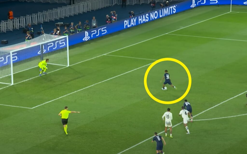 Gwiazda PSG zadziwiła podczas rzutu karnego. Zobacz, jak nie powinno się wykonywać jedenastki