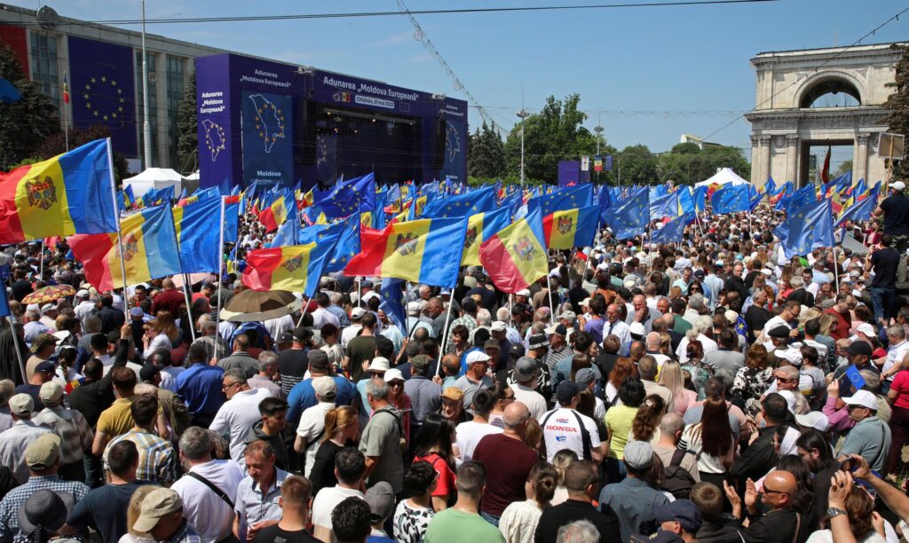 Proeuropejska partia zdobywa większość w parlamencie – Mołdawia coraz bliżej integracji z Europą