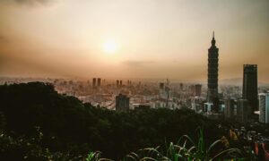 Chiny wysyłają bombowce w rejon Tajwanu. Zbliża się spotkanie Xi z Trumpem