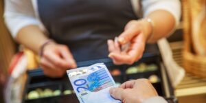 Notowania EUR/PLN w dniu 11 listopada 2025 roku