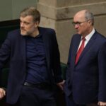 Lewa strona sceny politycznej w konflikcie? Zandberg ironizuje: Włodku, jeszcze pozbaw nas tuszu do drukarki