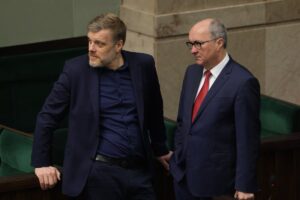 Lewa strona sceny politycznej w konflikcie? Zandberg ironizuje: Włodku, jeszcze pozbaw nas tuszu do drukarki