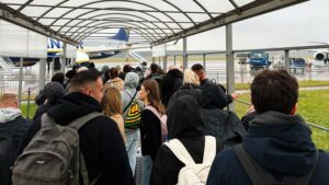Dojazd do lotniska w Modlinie pogarsza się. Lotnisko wydaje ostrzeżenie