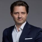 Gospodarka odlicza czas  
lub  
Gospodarczy czas na wyczerpaniu  
lub  
Czas gospodarczy przyspiesza  
lub  
Ekonomiczny zegar w ruchu  
lub  
Ostatnie minuty dla gospodarki  
lub  
Ekonomiczny czas nieubłaganie płynie
