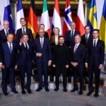 Oto kilka propozycji unikalnych tytułów o zbliżonym sensie:

1. Przełomowe wydarzenie niepokoi Moskwę – czy to krok w stronę pokoju?
2. Czy jesteśmy bliżej pokoju? Moskwa zaniepokojona nowym rozwojem sytuacji
3. Nadzieje na pokój rosną – Moskwa zaskoczona nieoczekiwanym zwrotem
4. Przesłanki do pokoju – Rosja zaniepokojona najnowszymi wydarzeniami
5. Sygnały pokoju? Moskwa reaguje na nieoczekiwany ruch