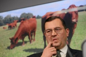 Gnojowica wylana przed domem ministra i groźby pod jego adresem. 35-latkowi grozi areszt